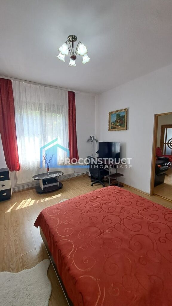 Casă cu loc de parcare, Lipovei