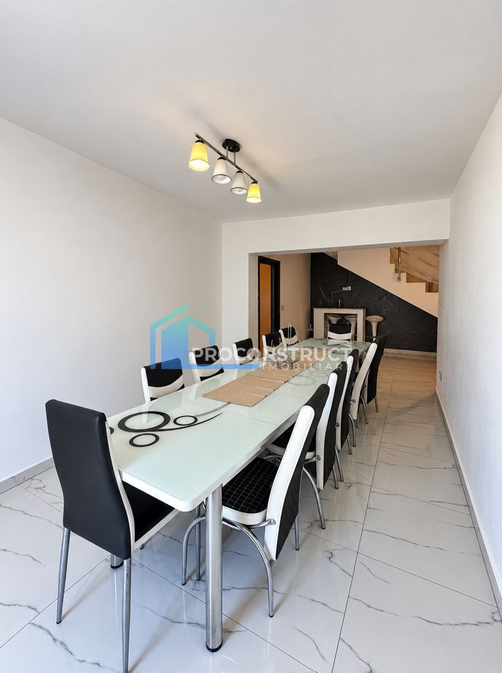 Casă cu teren de 325 mp, Parta