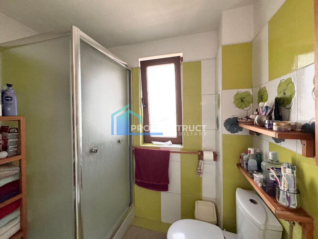 Casă cu 7 dormitoare și 4 băi, Bogdanestilor