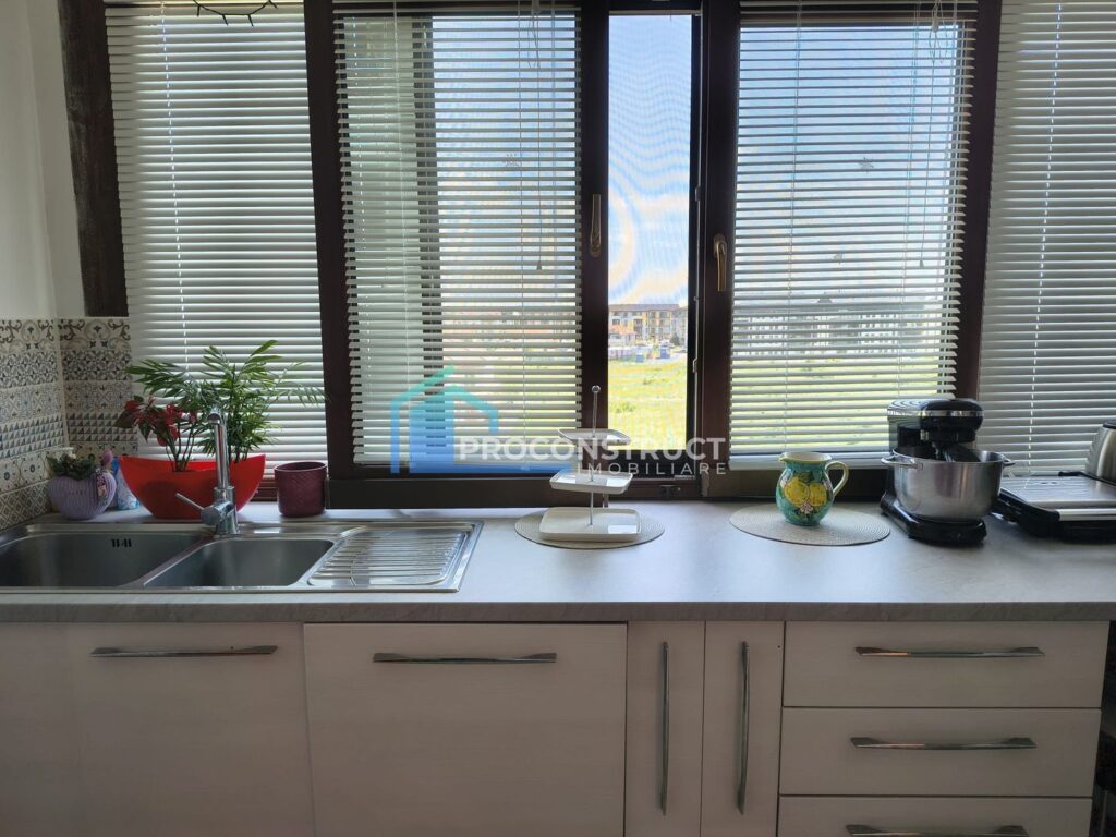 Apartament cu balcon, Giroc