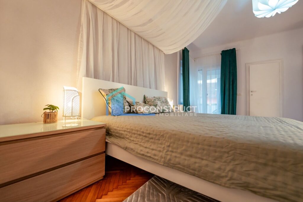 Apartament cu balcon, Elisabetin